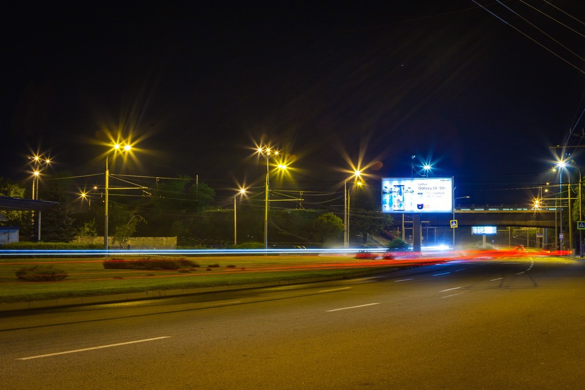 С Левым берегом район соединяет Кайдакский мост С Левым берегом район соединяет Кайдакский мост