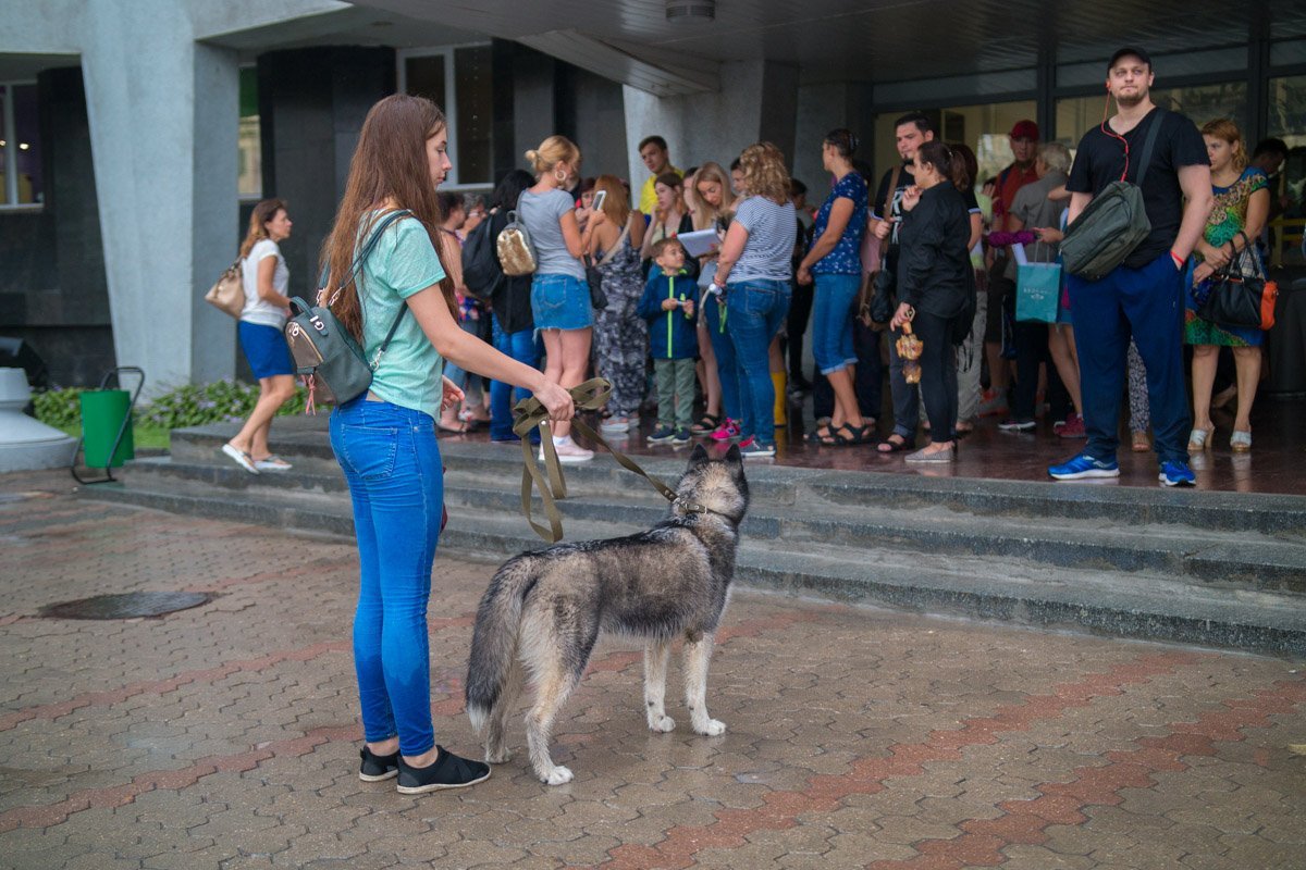 Внезапный дождь явно повлиял на масштабы мероприятия Внезапный дождь явно повлиял на масштабы мероприятия