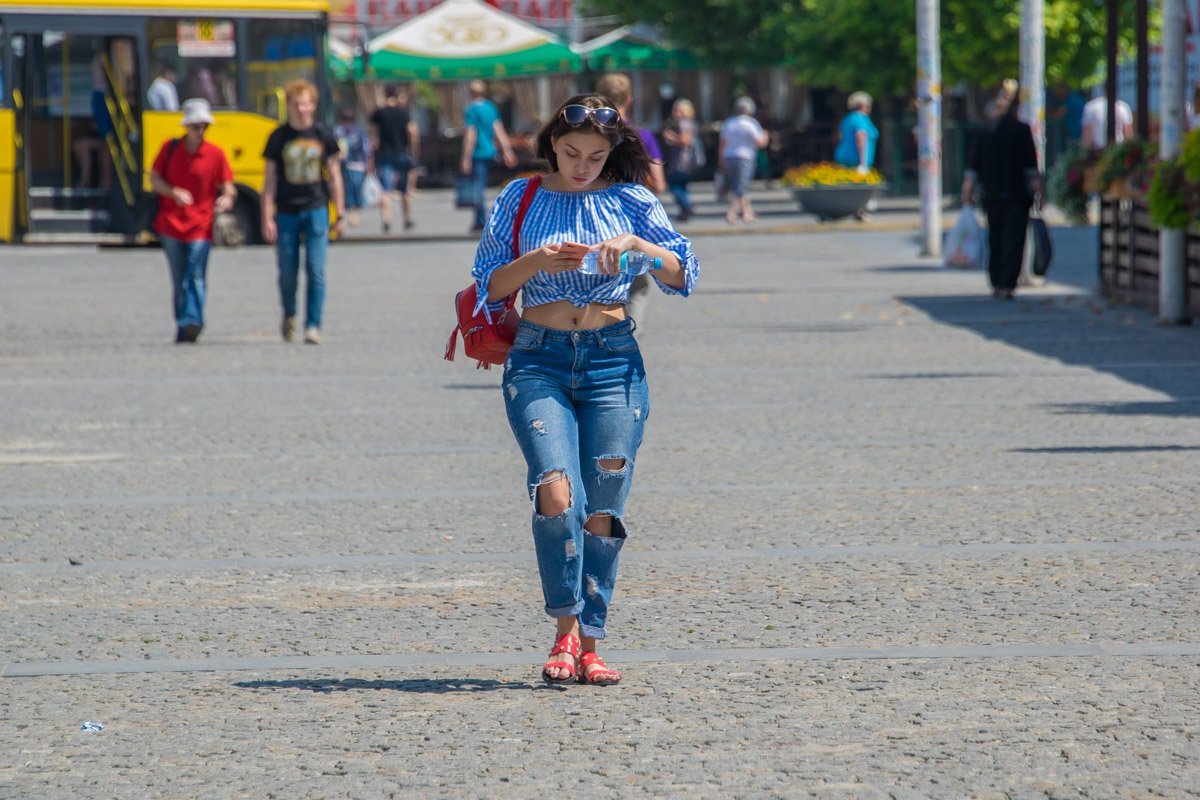 Оптимальное летнее решение - штаны с функцией проветривания