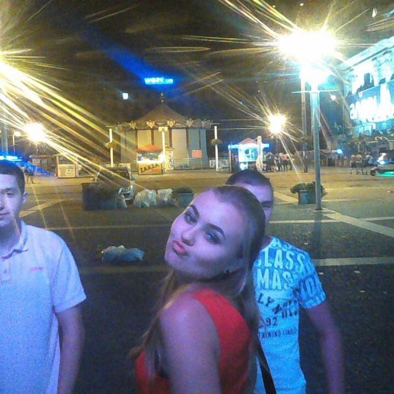 Затмевает всех своей красотой Затмевает всех своей красотой