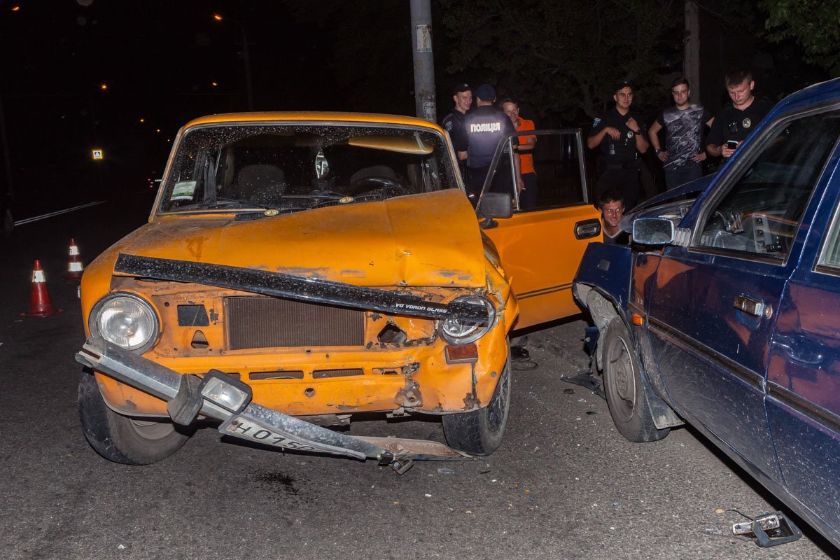 Он не справился с управление и вылетел на встречную полосу