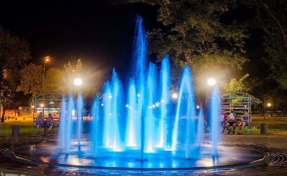 Центральный парк Покрова обзавелся новеньким фонтаном