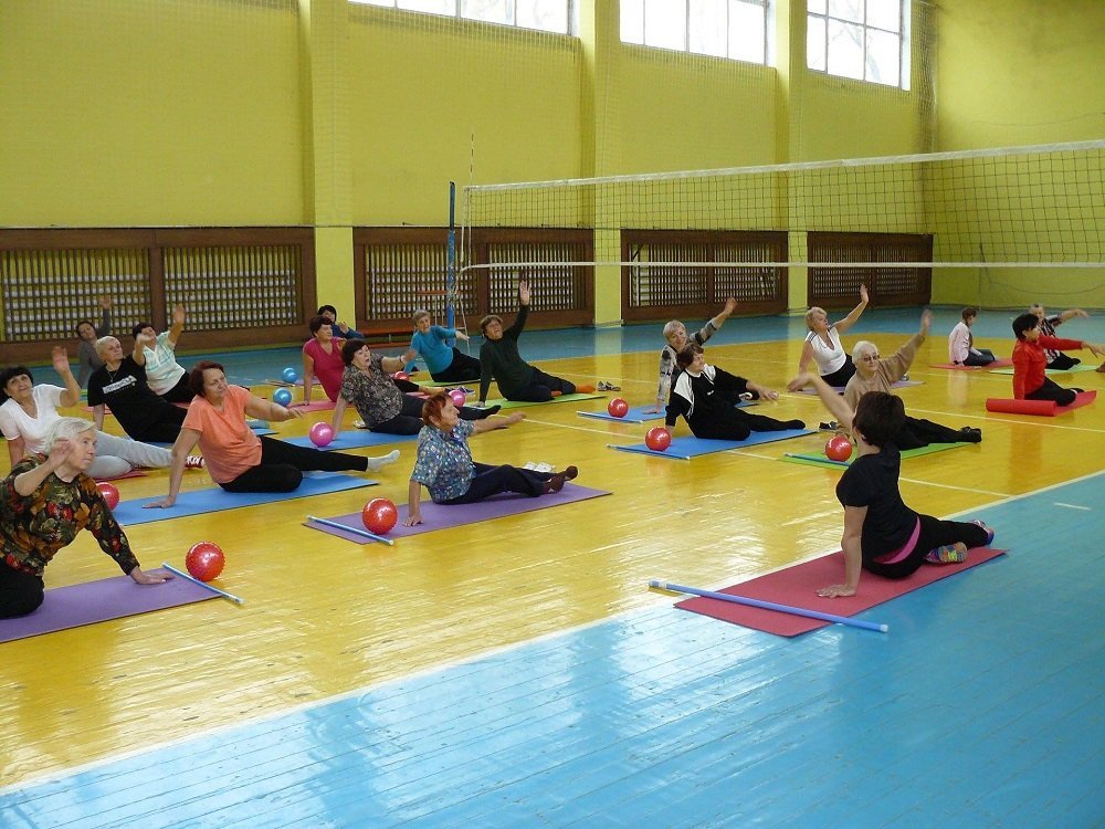 Зимой тренировки продолжаются в спортивном зале