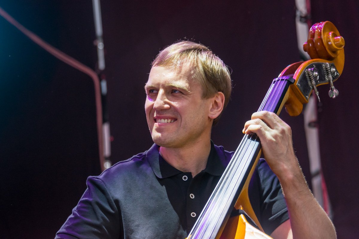 Со сцены шла сила энергии и позитива