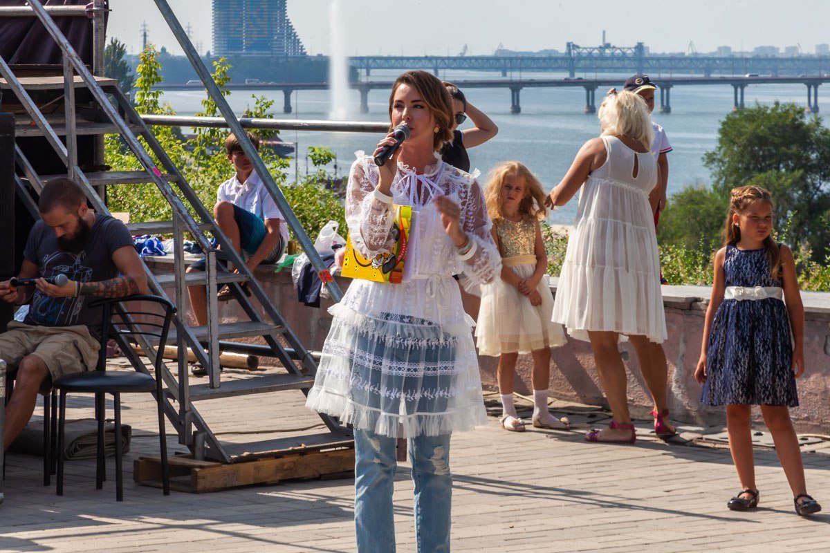 Аниматоры и ведущие развлекали гостей