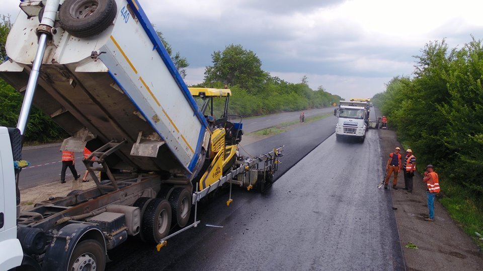 Укладка верхнего слоя ЩМА Укладка верхнего слоя ЩМА