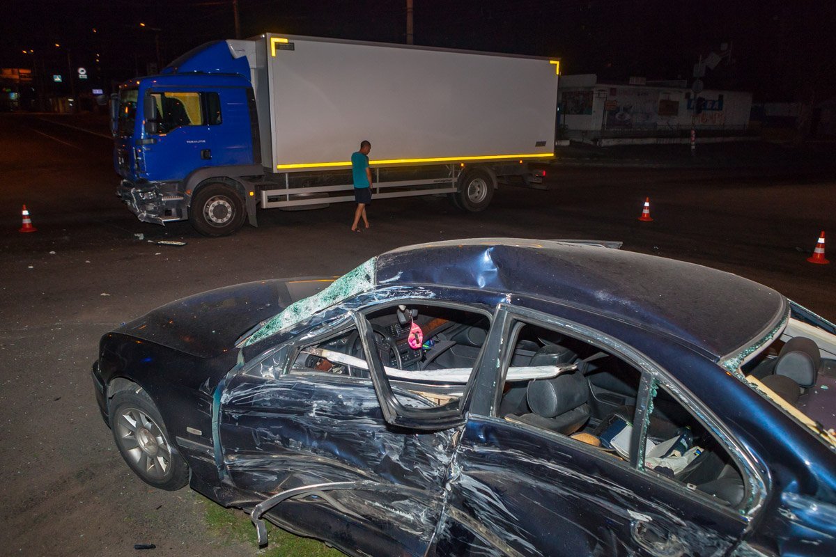 Предварительно, BMW не уступил грузовику