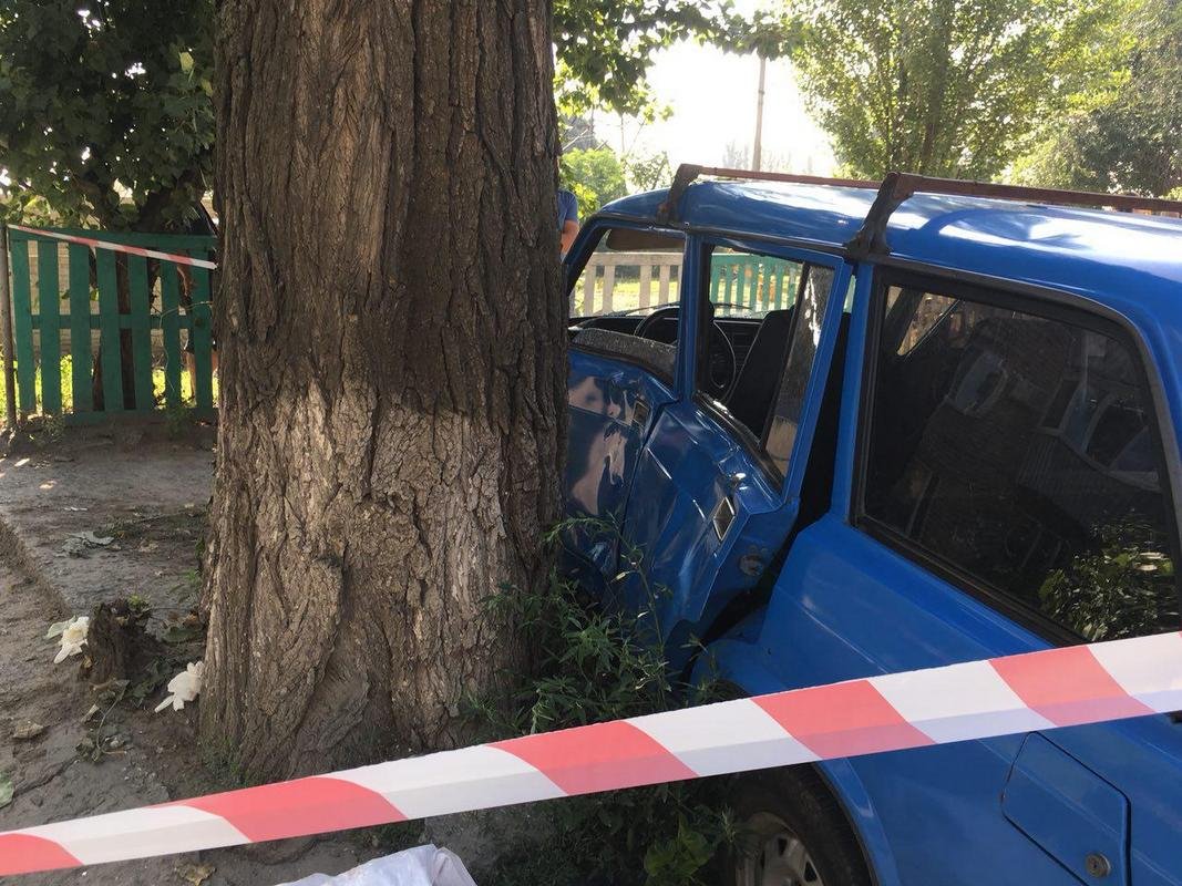 ВАЗ задел женщину боковой стороной ВАЗ задел женщину боковой стороной