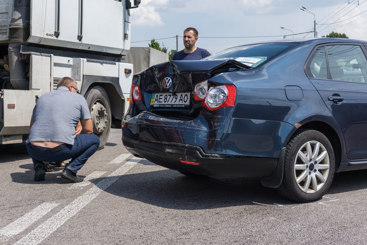 Повреждения автомобиля такси Повреждения автомобиля такси