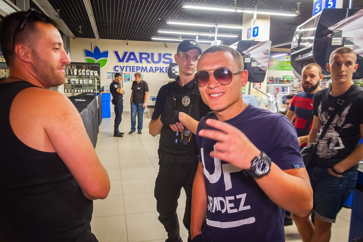 На место вызвали патрульную полицию На место вызвали патрульную полицию