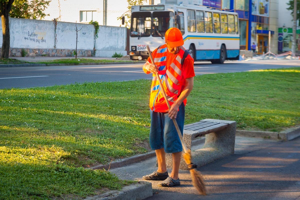 Сотрудники КП "УРЭА" получают достойную зарплату