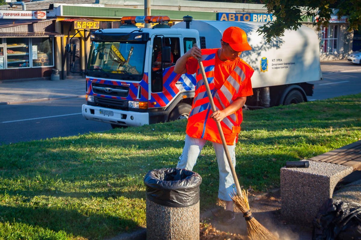 Оклад дворника составляет около 6 тысяч гривен