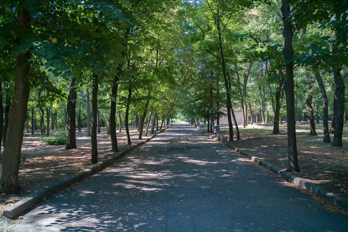 А ведь здесь можно было бы обустроить отличное место для отдыха