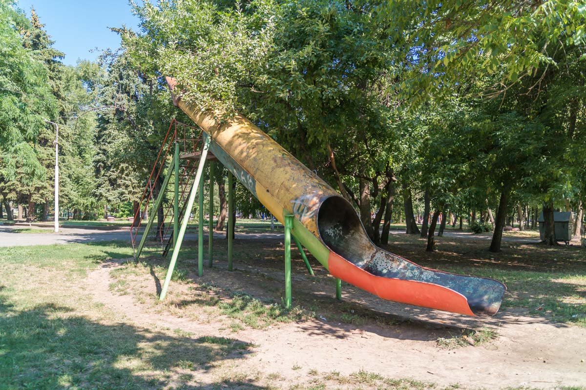 На горку больно смотреть, не говоря о том, чтобы скатиться