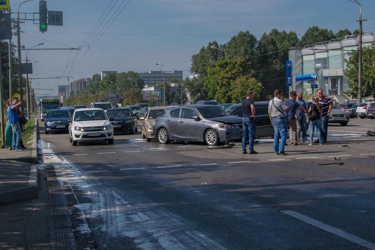 Пострадавших доставили в больницу Мечникова Пострадавших доставили в больницу Мечникова