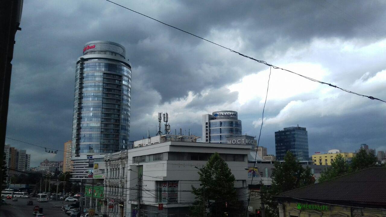 Наконец-то, Наконец! Летний дождь упал с небес!