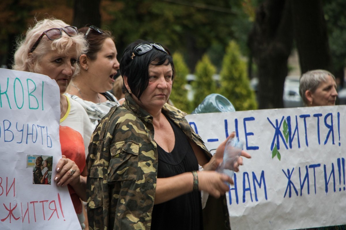 В военных городках - Черкасском и Гвардейском люди больше месяца живут без воды