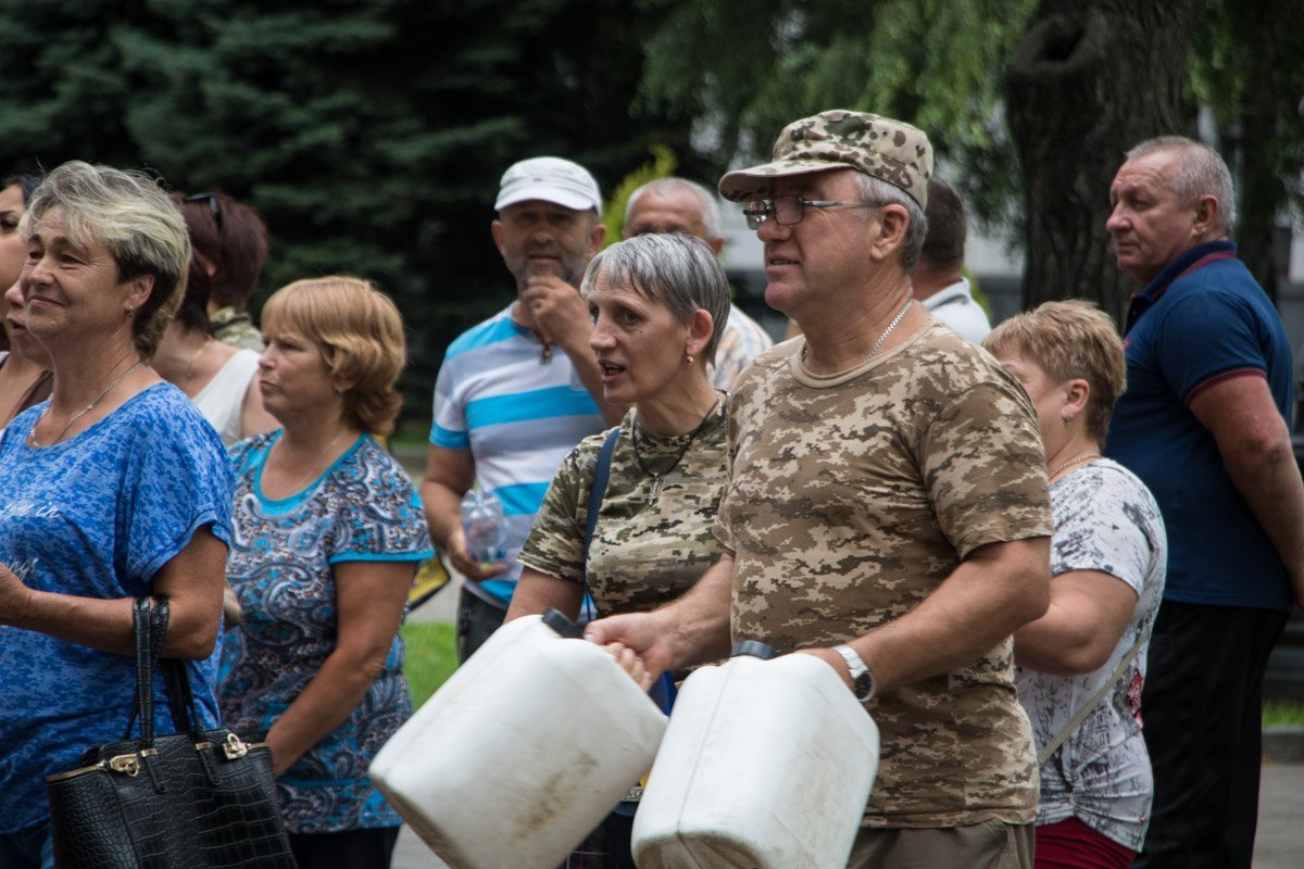 Краны либо совсем пустые, либо из них течет ржавая и грязная жидкость