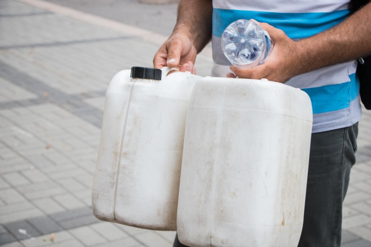 Уставшие от такого расклада вещей, недовольные вышли на митинг под облгосадминистрацию