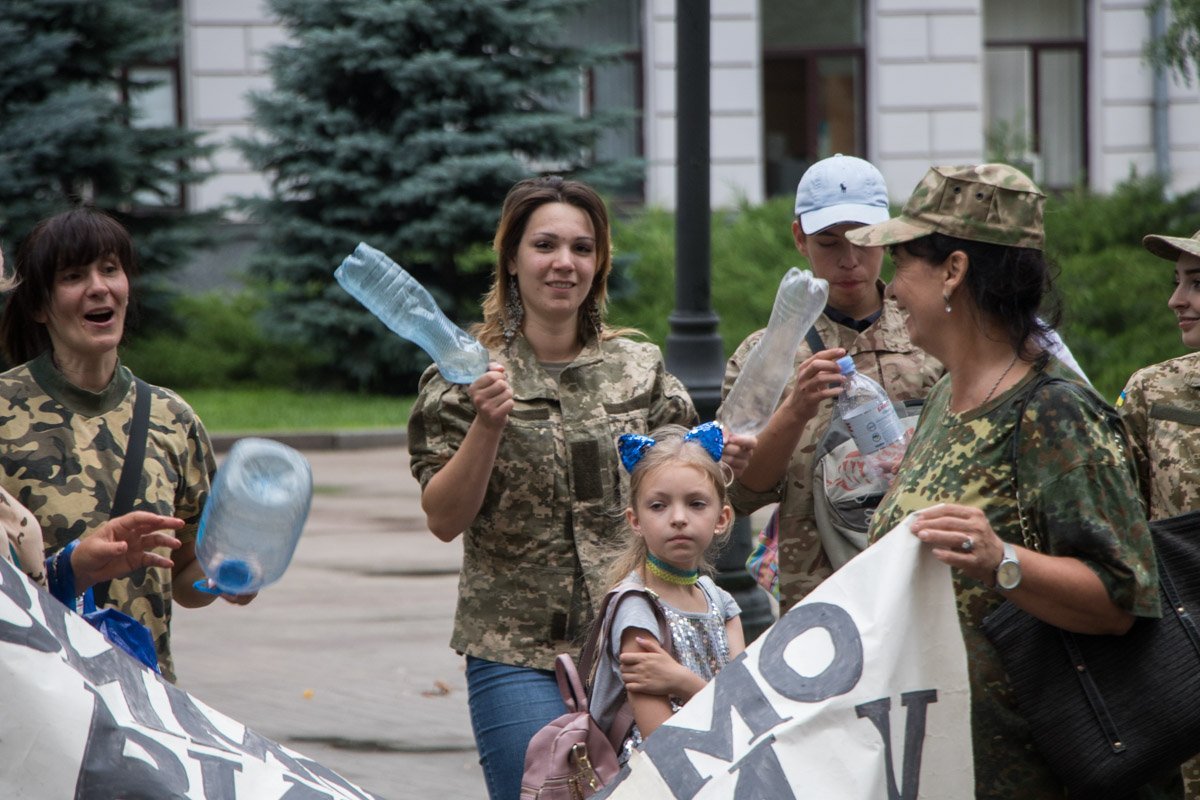 Люди устали ждать