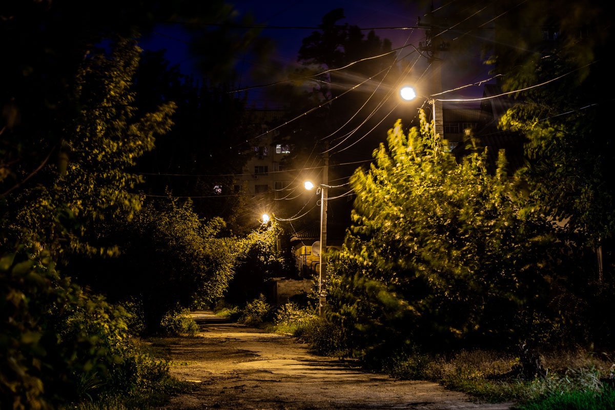 Ночью здесь тихо и немного жутковато 