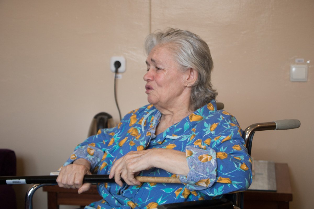 Женщину обнаружил полицейский патруль на остановке транспорта Женщину обнаружил полицейский патруль на остановке транспорта