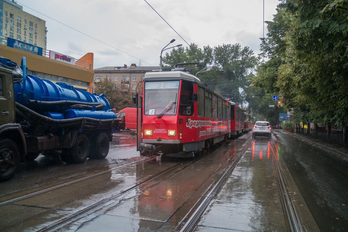 На Чернышевского образовалась очередь из трамваев