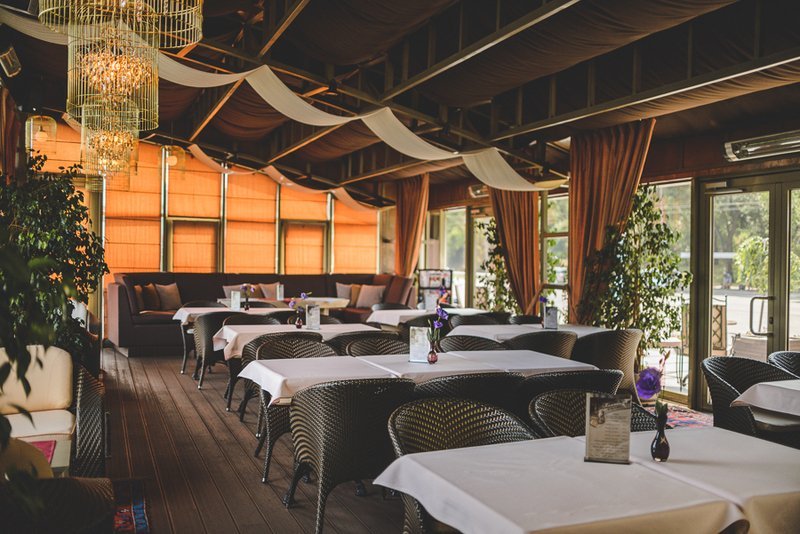 Пообедайте с видом на Днепр