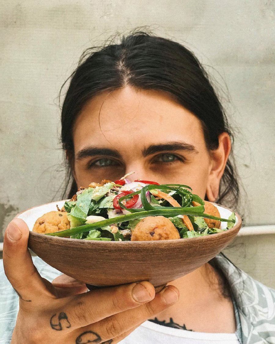 Там подают блюда азиатской кухни