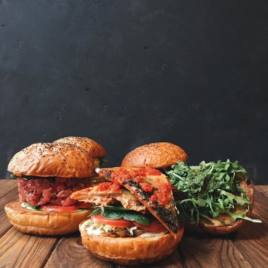 Цель заведения - стереть стереотипы, что бургер - это фаст-фуд, а коктейль - виски с колой