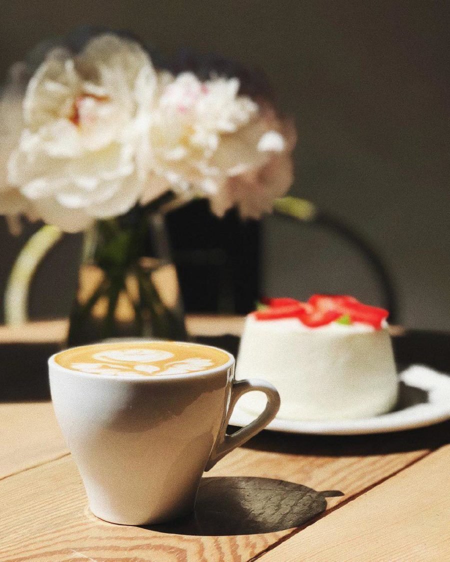 DoubleDecker Cake & Coffee - уютный маленький уголок на проспекте Дмитрия Яворницкого, 46