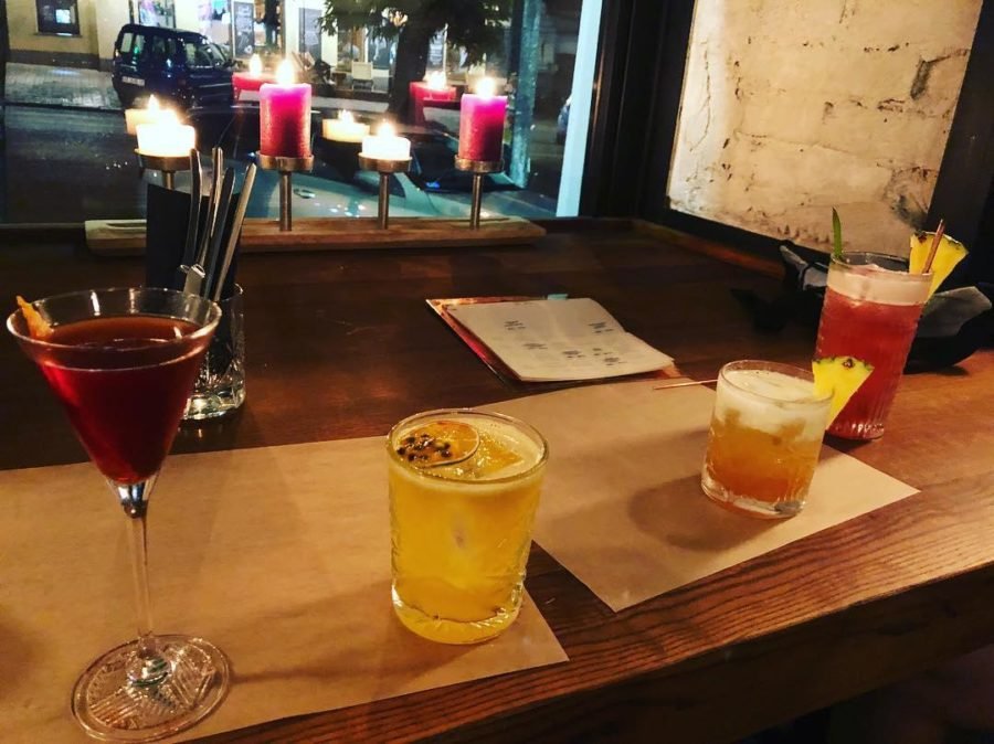 Old Pal Bar расположился на улице Сечевых Стрельцов 3а