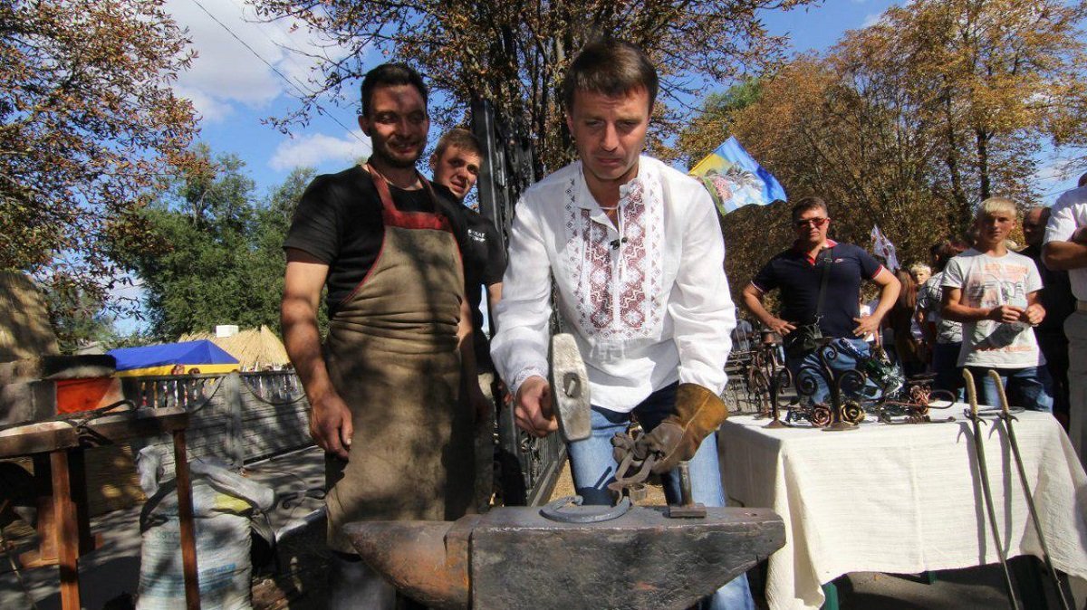 Под Днепром пройдет масштабный этнофестиваль «Петриківський дивоцвіт» 2