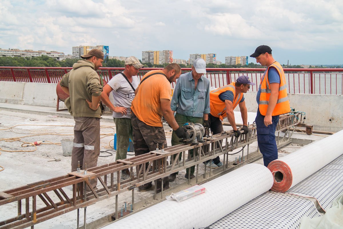 Активная укладка гидроизоляции будет продолжаться на протяжении 5-7 дней