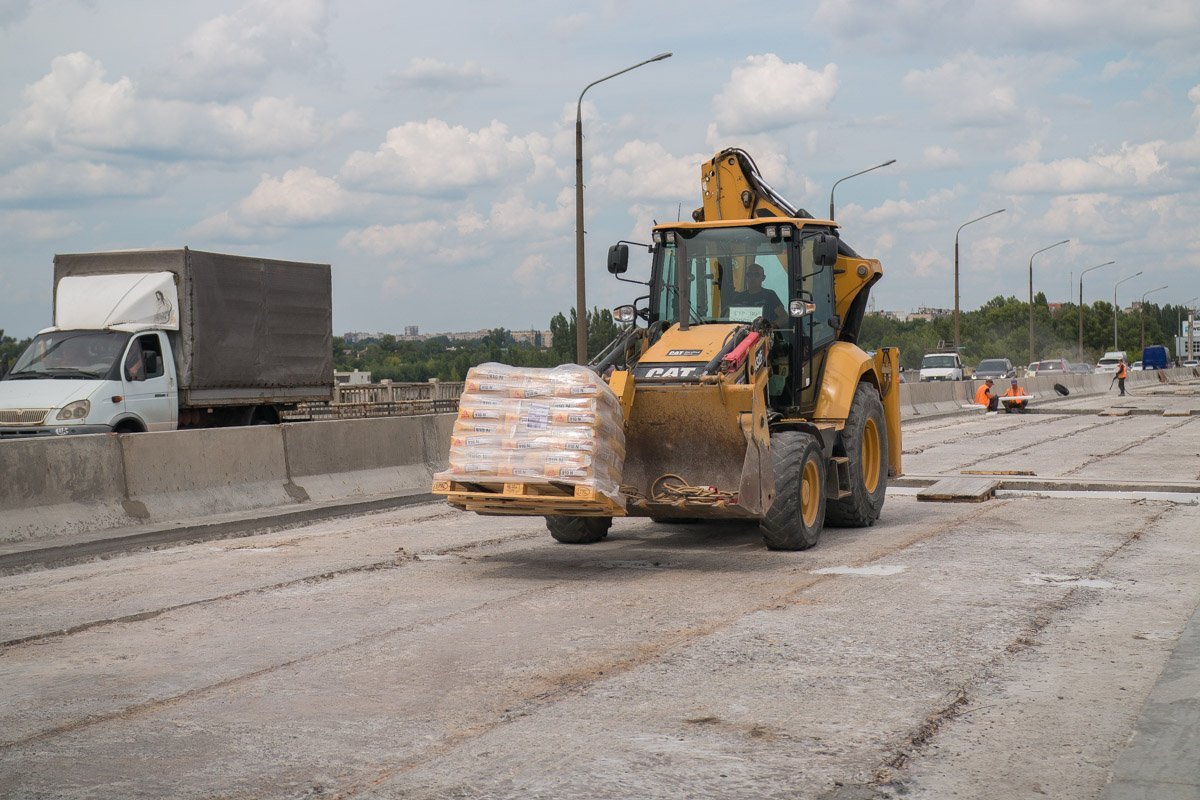 Вскоре подрядчик начнет ремонтировать вторую половину моста