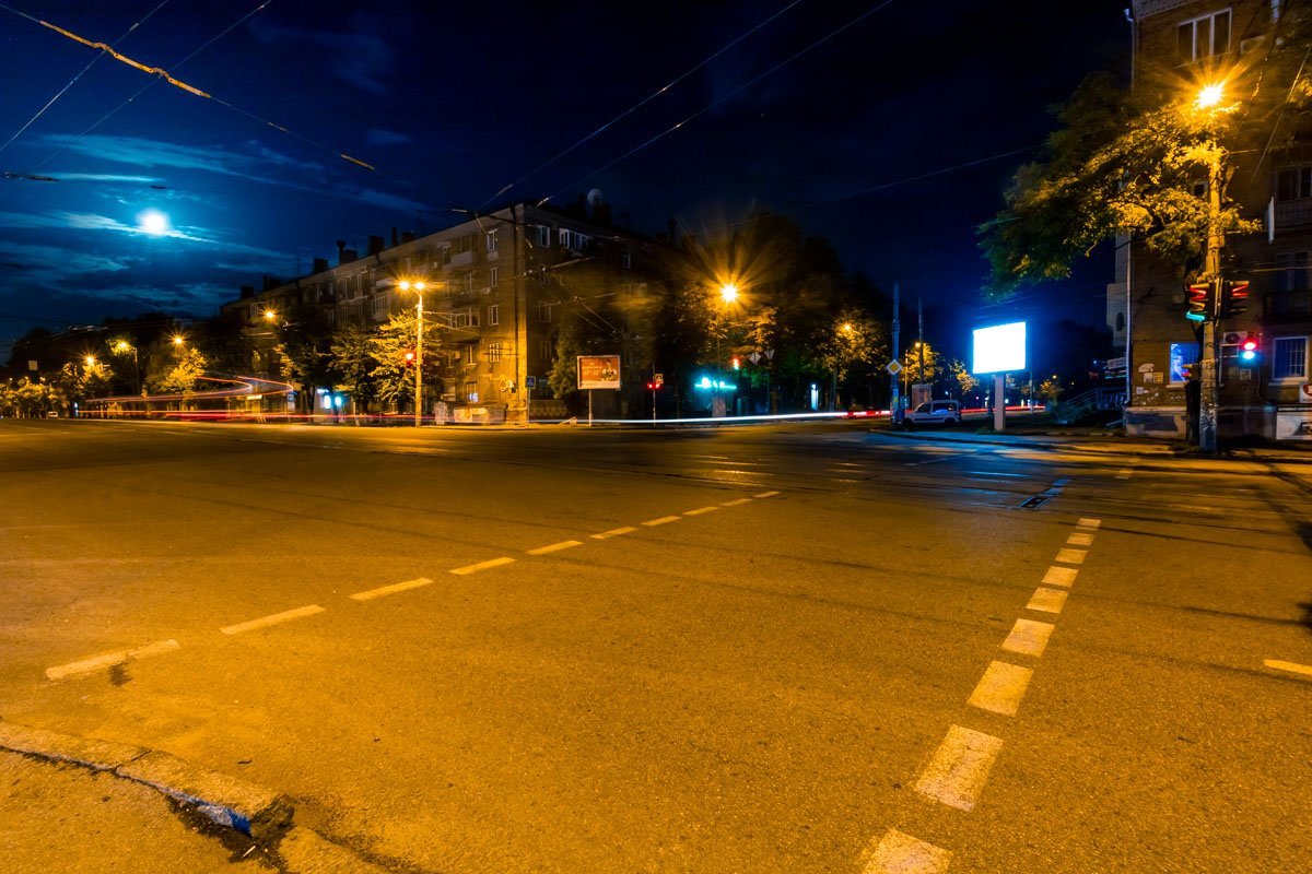 В последнее время здесь довольно часто случаются аварии В последнее время здесь довольно часто случаются аварии