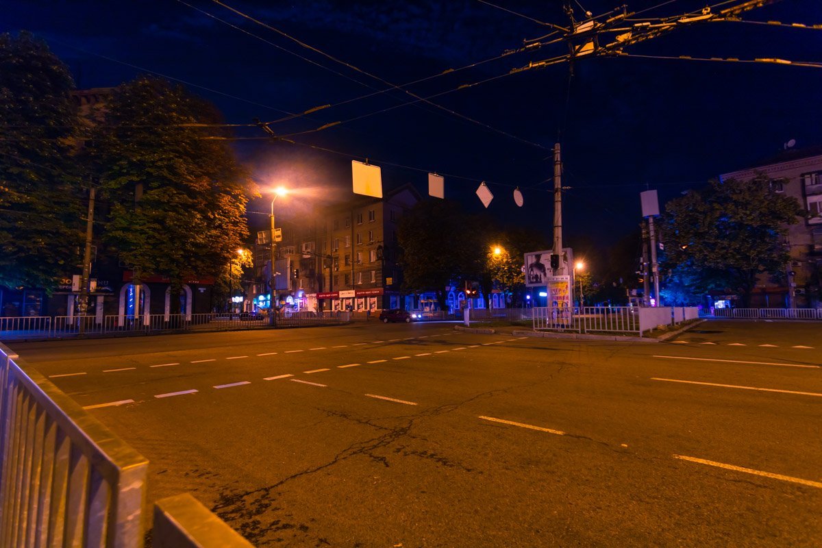 Неопытные водители часто попадают в ДТП на этом перекрестке, засматриваясь на знаки Неопытные водители часто попадают в ДТП на этом перекрестке, засматриваясь на знаки