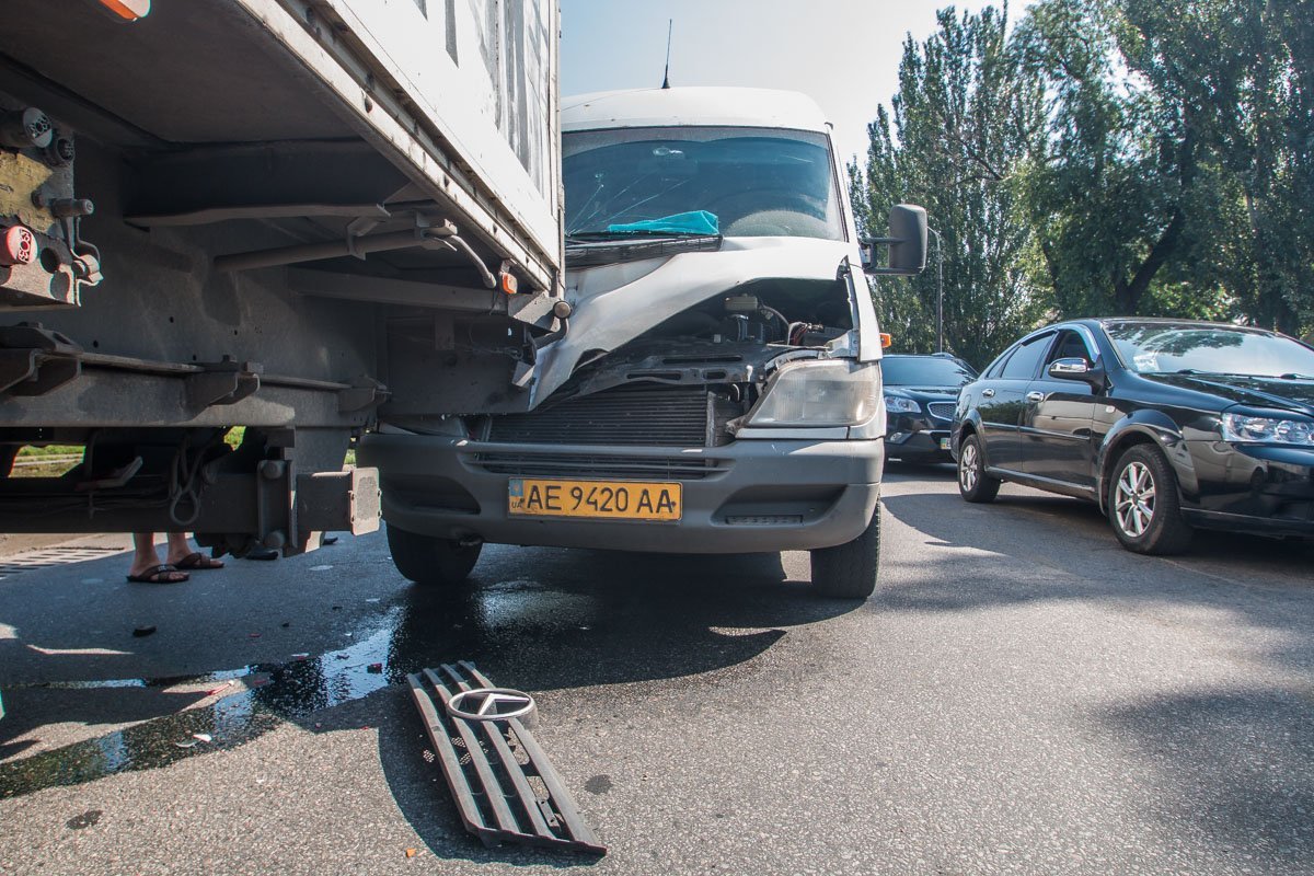 Авария произошла около 9:00 Авария произошла около 9:00