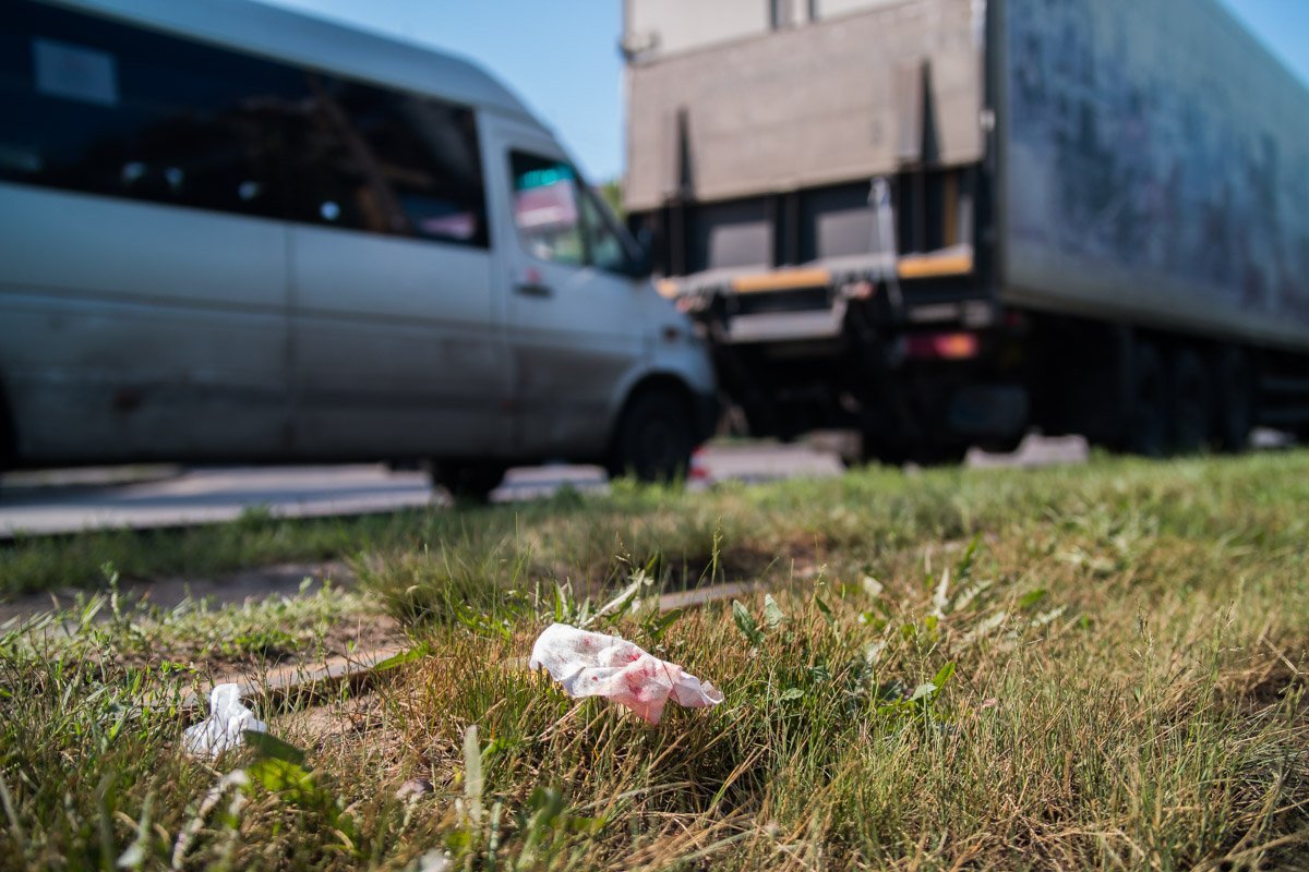 В аварии пострадали 4 женщины, которые находились в салоне автобуса В аварии пострадали 4 женщины, которые находились в салоне автобуса