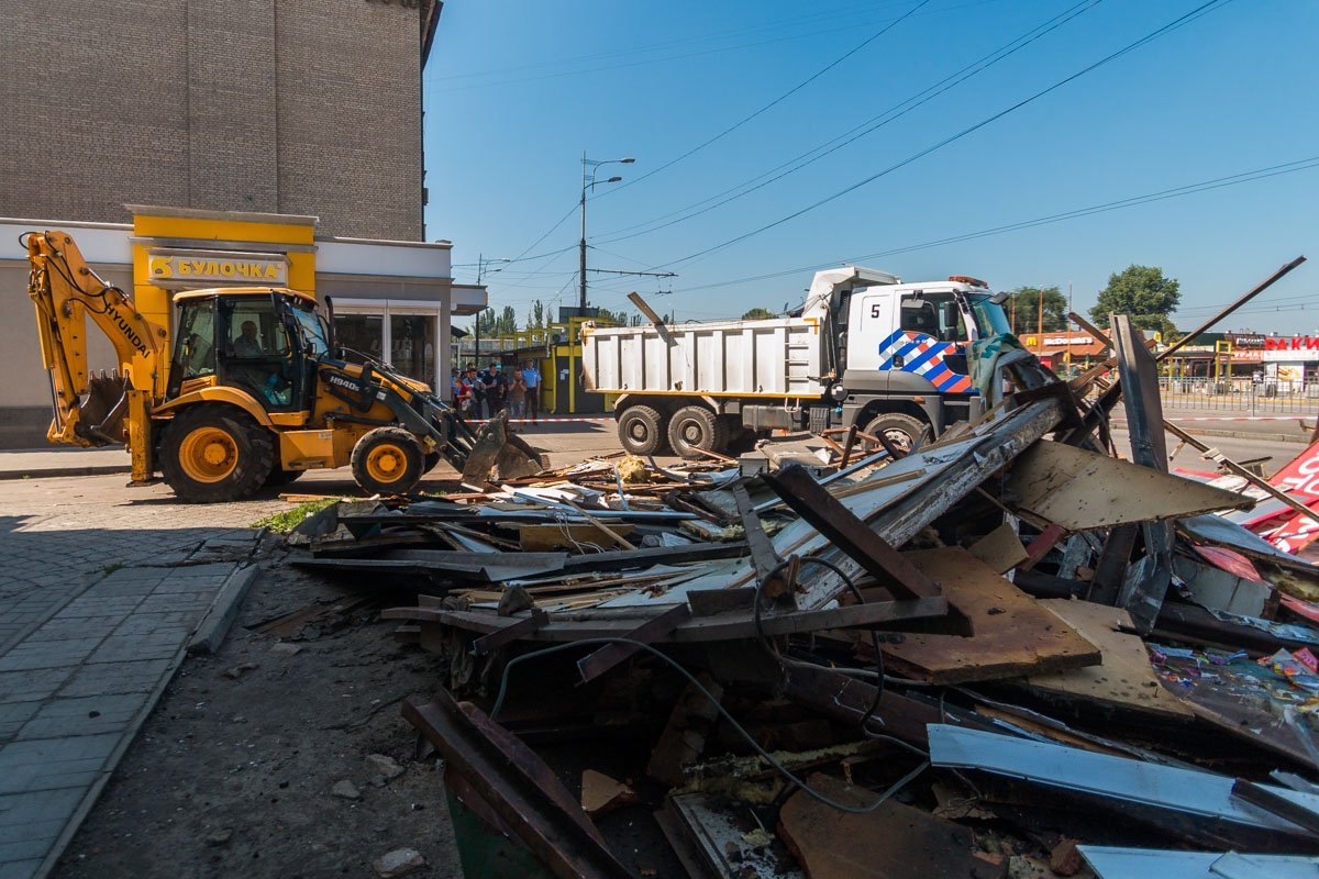 Все работы выполняли сотрудники КП «Благоустрій» Все работы выполняли сотрудники КП «Благоустрій»