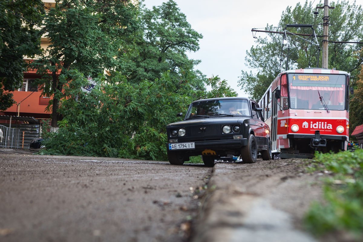 Водителям приходилось объезжать ветку по трамвайным путям