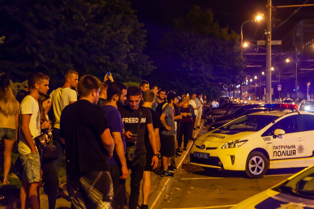 Собралось много желающих посмотреть Собралось много желающих посмотреть