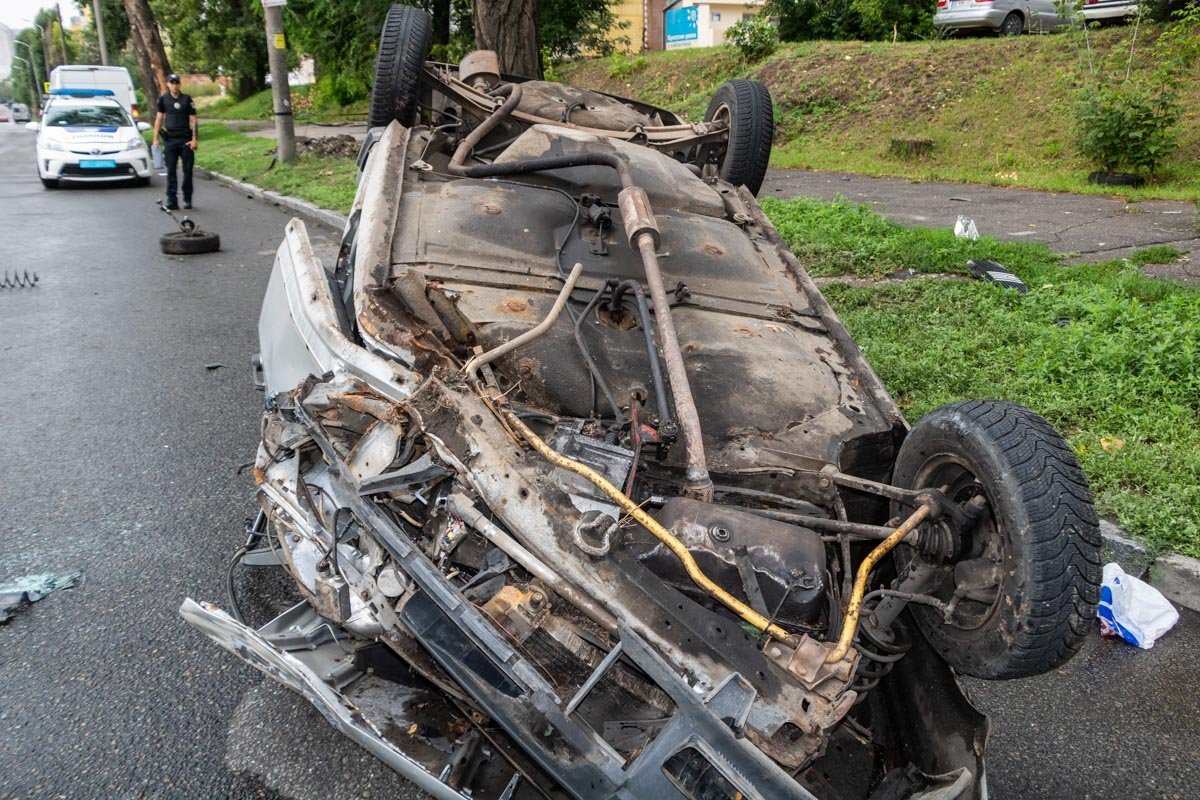 На место немедленно выехал экипаж полиции