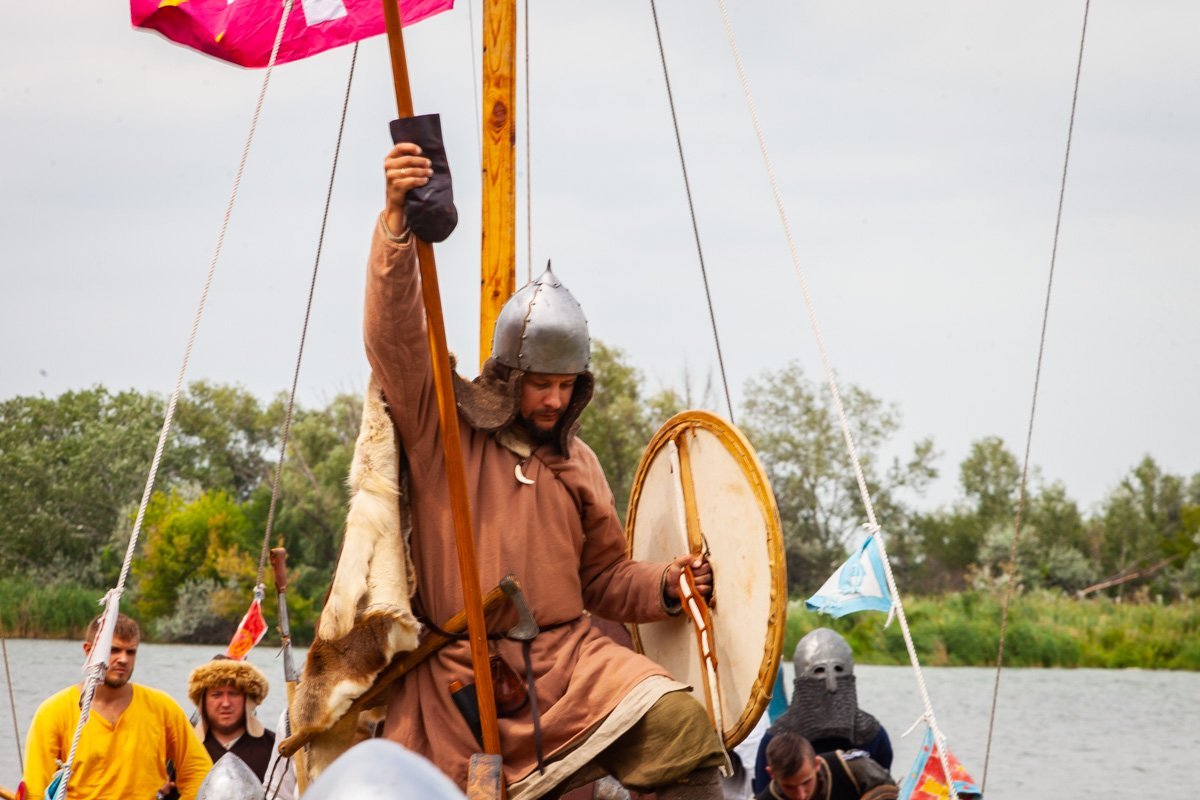 Войско готовится сойти на берег Войско готовится сойти на берег