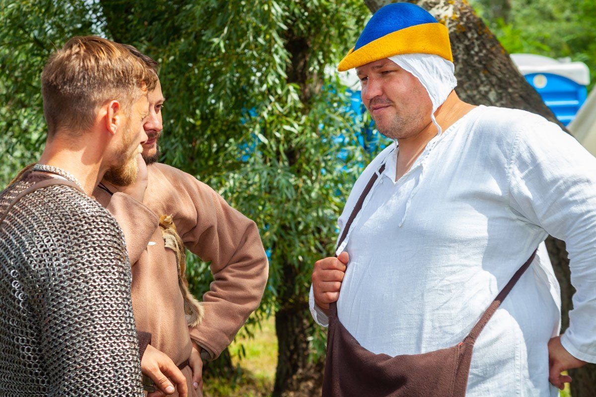 Кажется мы знаем, кто всю баранину в палаточном городке съел Кажется мы знаем, кто всю баранину в палаточном городке съел