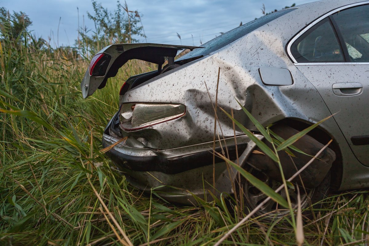 Очевидцы также сообщают, что Peugeot двигался на большой скорости Очевидцы также сообщают, что Peugeot двигался на большой скорости