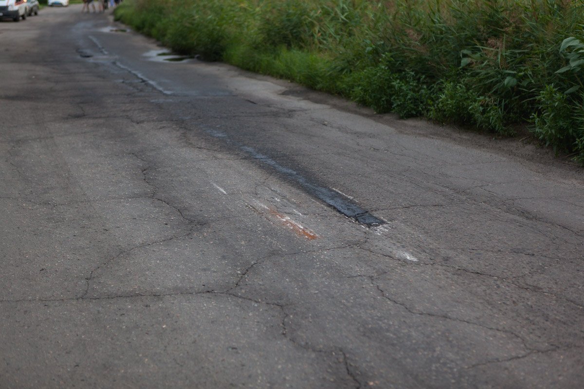 Здесь "приземлился" автомобиль Здесь "приземлился" автомобиль