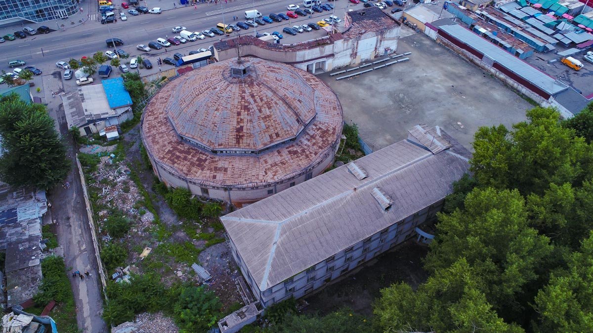 Здание опустело Здание опустело