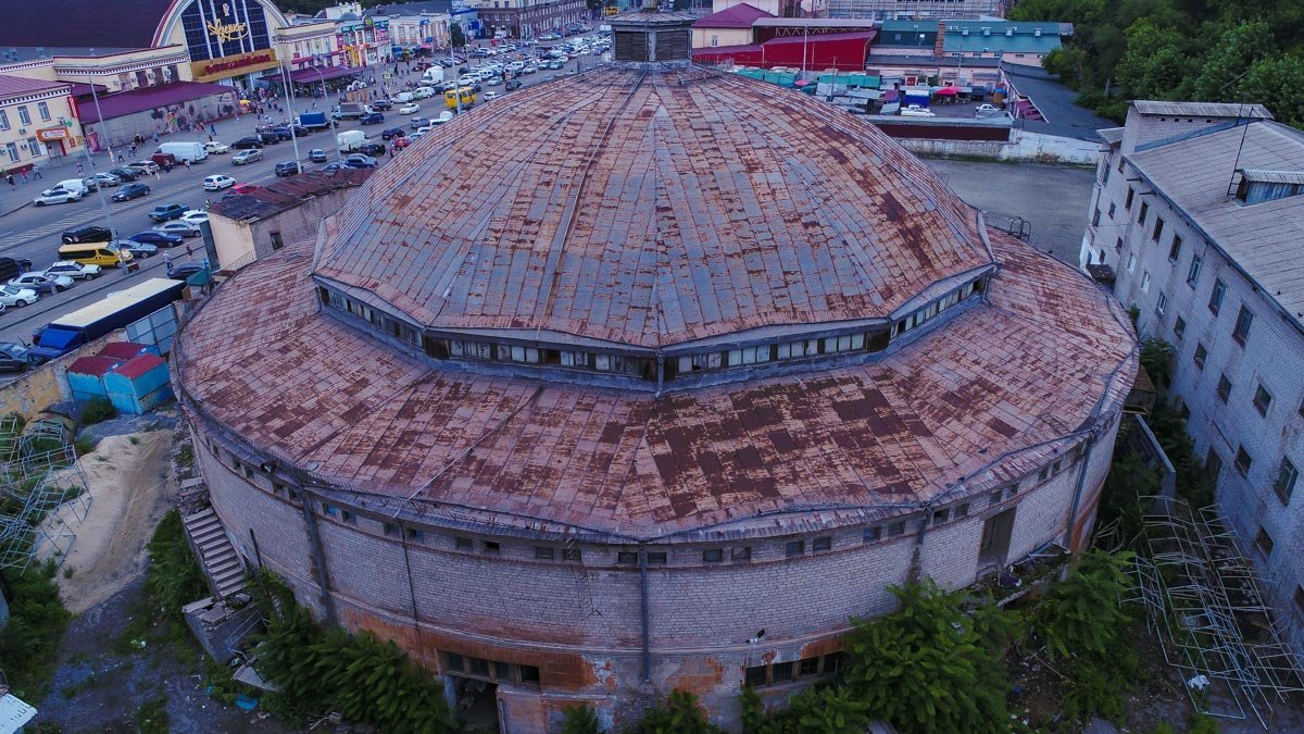 Крыша держится, как может Крыша держится, как может