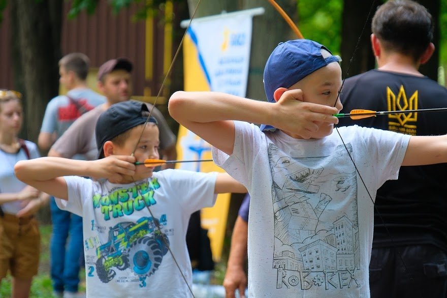 Участники АТО и их родные осваивали стрельбу из лука 14